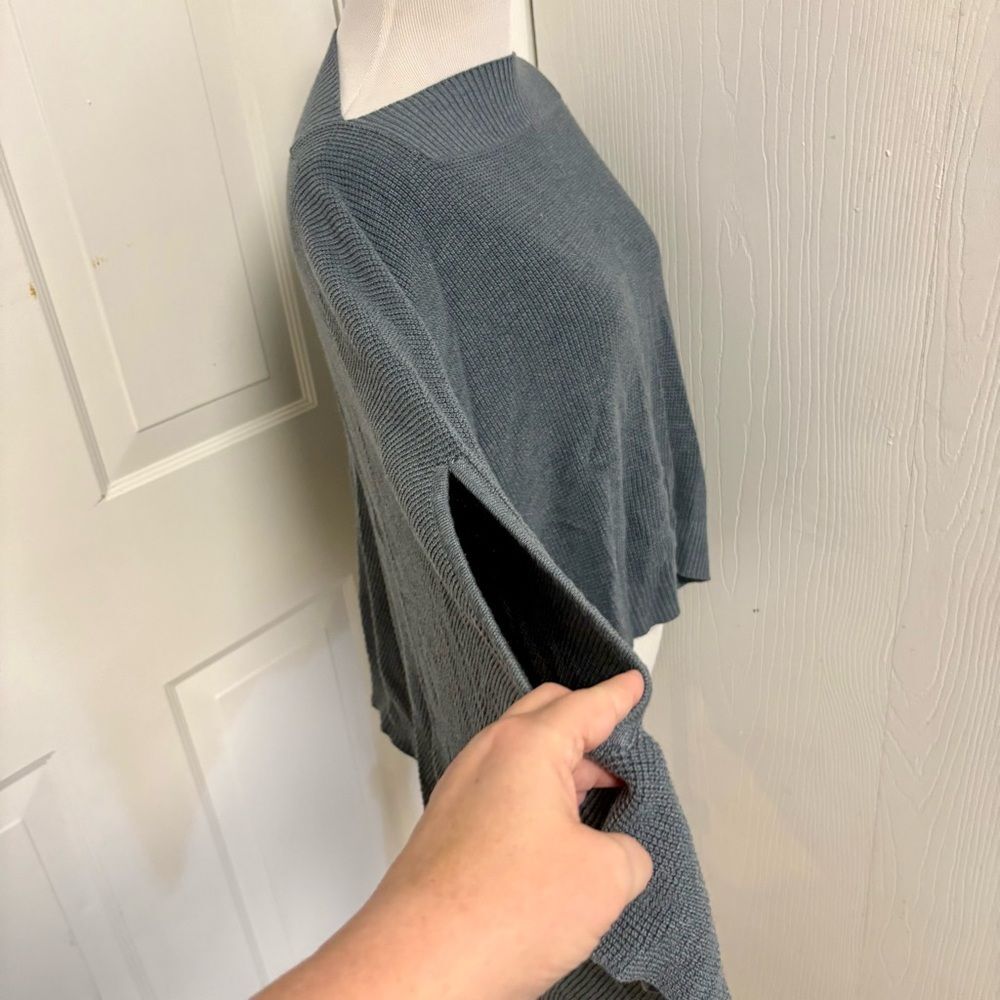 Lululemon Forward Flow Poncho G4 - Picture 4 of 9